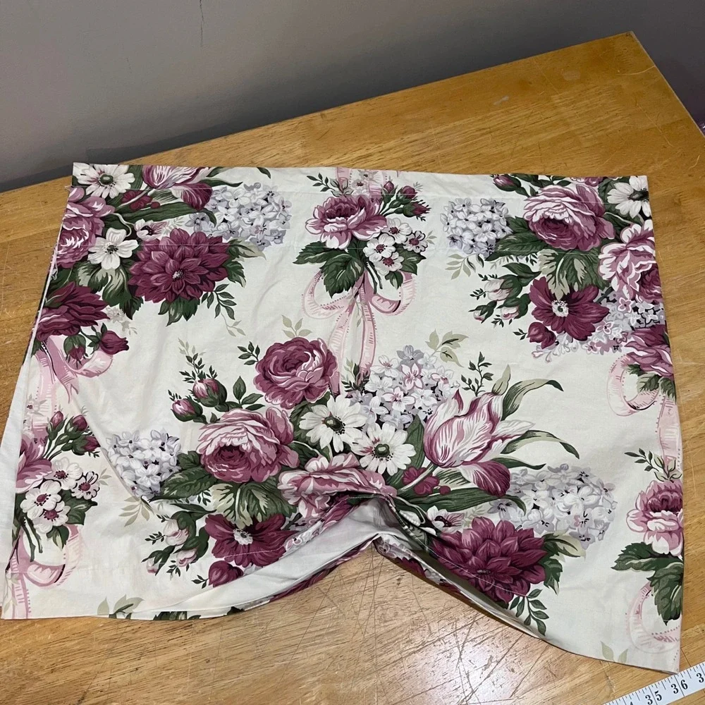 Vtg Floral Bouquet Window Valance Plum Mauve Cream Cottagecore 54x21 Traditional